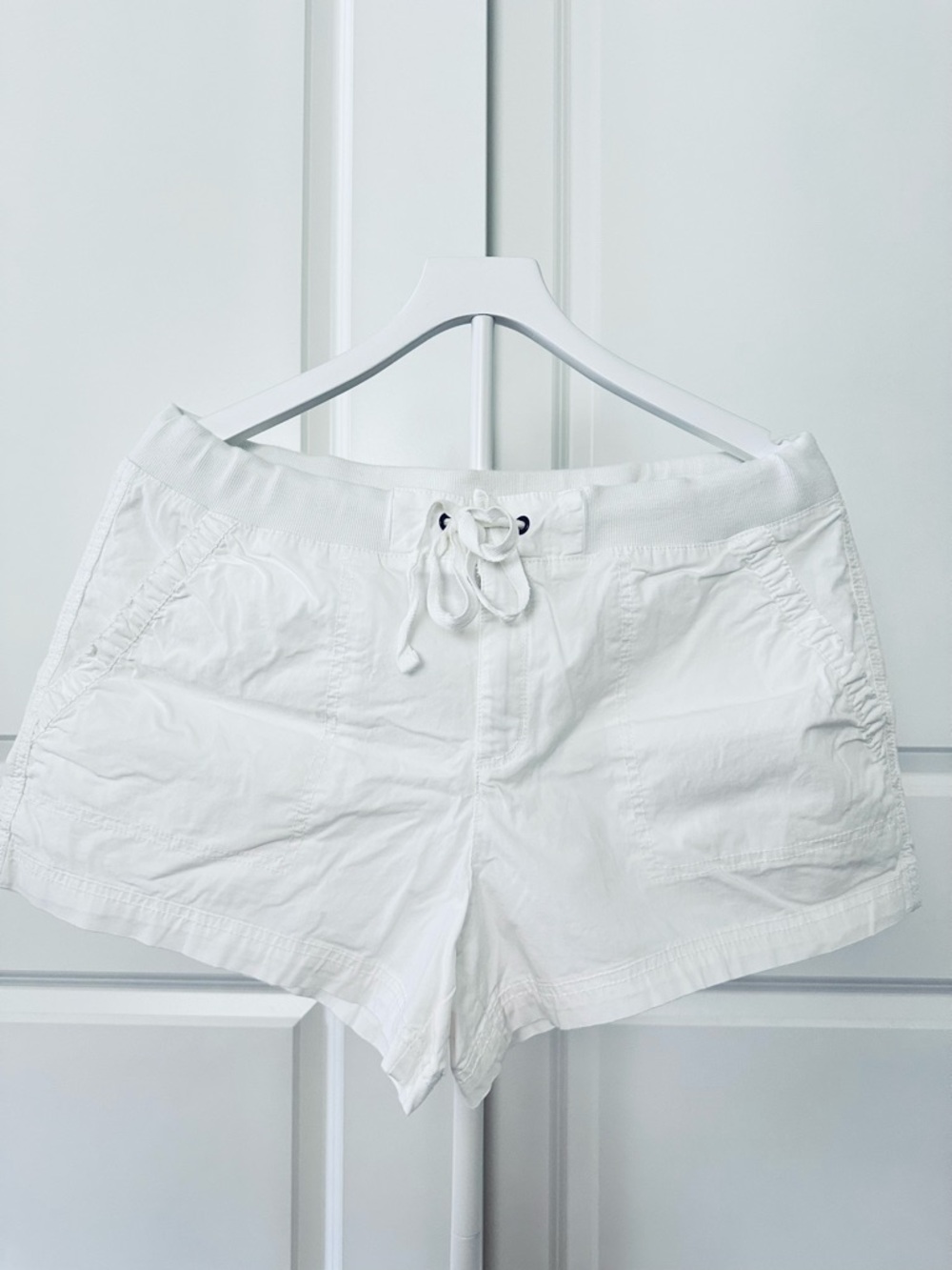 Women’s a.n.a Casual White Shorts Size 14